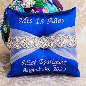 Royal Blue Pillows for Quinceanera Party, Mis 15 Anos Shoe Pillow, Accesorios de Quince Anos, Sweet 16 Kneeling Pillow