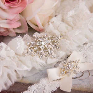 White Wedding Garter Set,  White Bridal Garter Set, White Tulle Garter, Lace Wedding Garter, White Lace Garter Set, Personalized Garter
