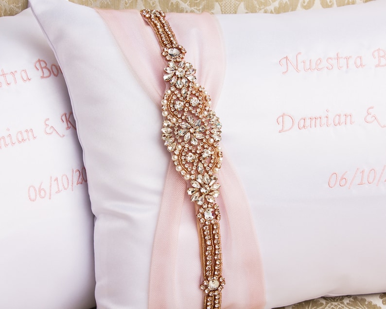 Rose Gold Pillows for Quinceanera Party, Mis 15 Anos Shoe Pillow, Accesorios de Quince Anos, Sweet 16 Kneeling Pillow image 10