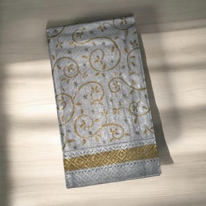 Silver & Gold Party Napkins: 3-Ply Guest Hand Towels, 15-Count