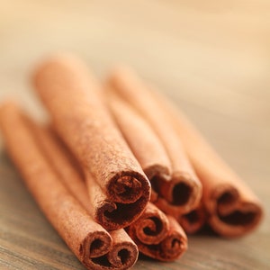 1lb Highest-Grade AA CINNAMON STICKS WHoLE Organic 2.75&quot; Gills Bulk Cinnamomum Burmanii Cassia Korintje 1oz 2oz 4oz 8oz 2lb 3lb 4lb 5lb