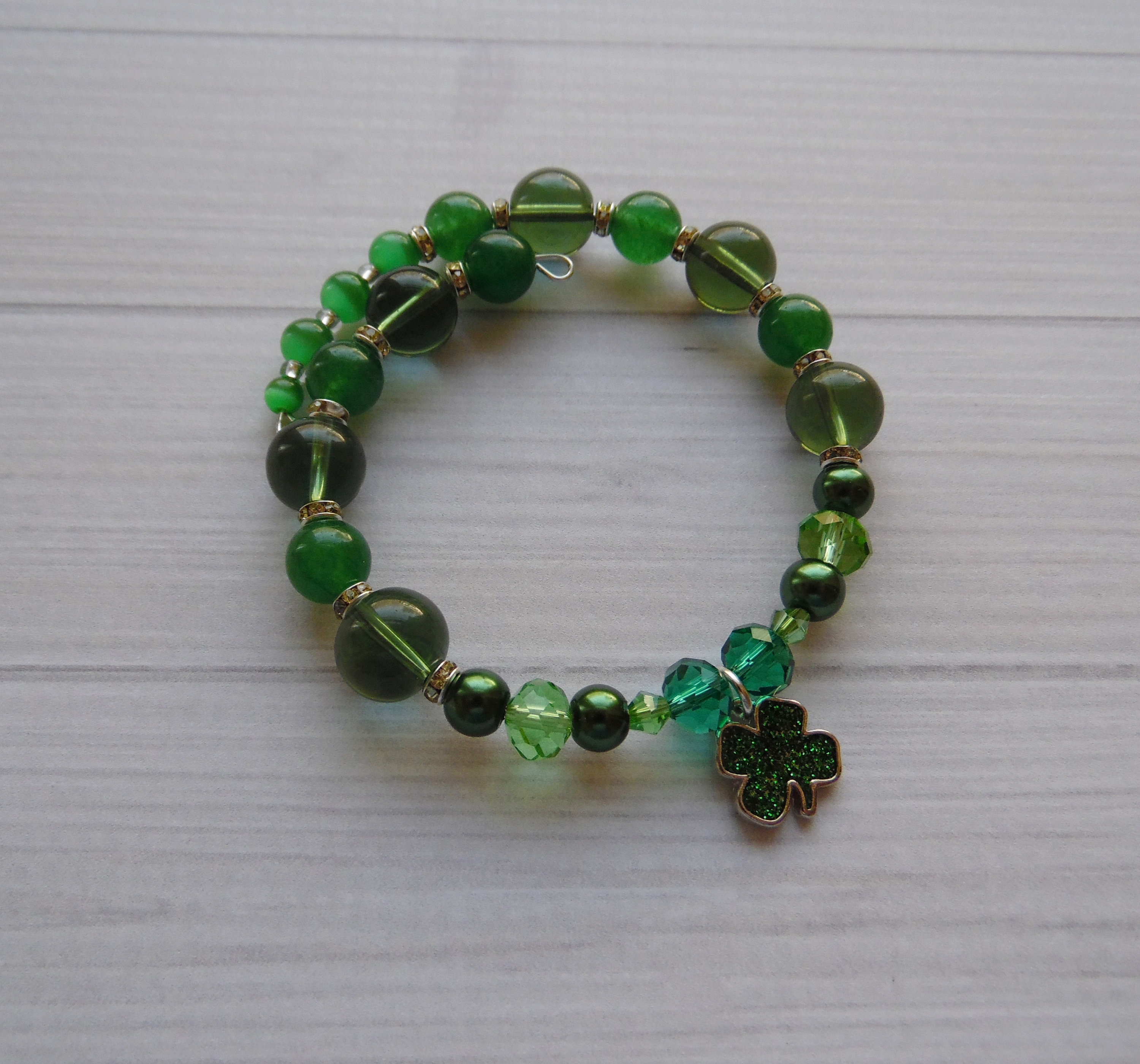 Bracciale del giorno di San Patrizio / Regalo della fortuna del San Patrizio irlandese Bracciale Kelly Green Cord / Gioielli irlandesi per uomini, donne e bambini - Italia
