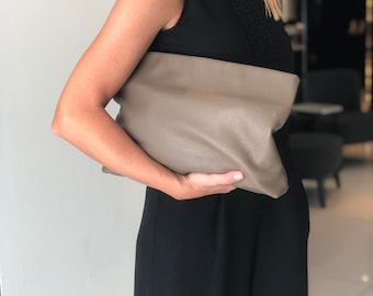 Grote leren clutch. Veelzijdige leren tas. Grote leren buideltas. Extra grote koppeling