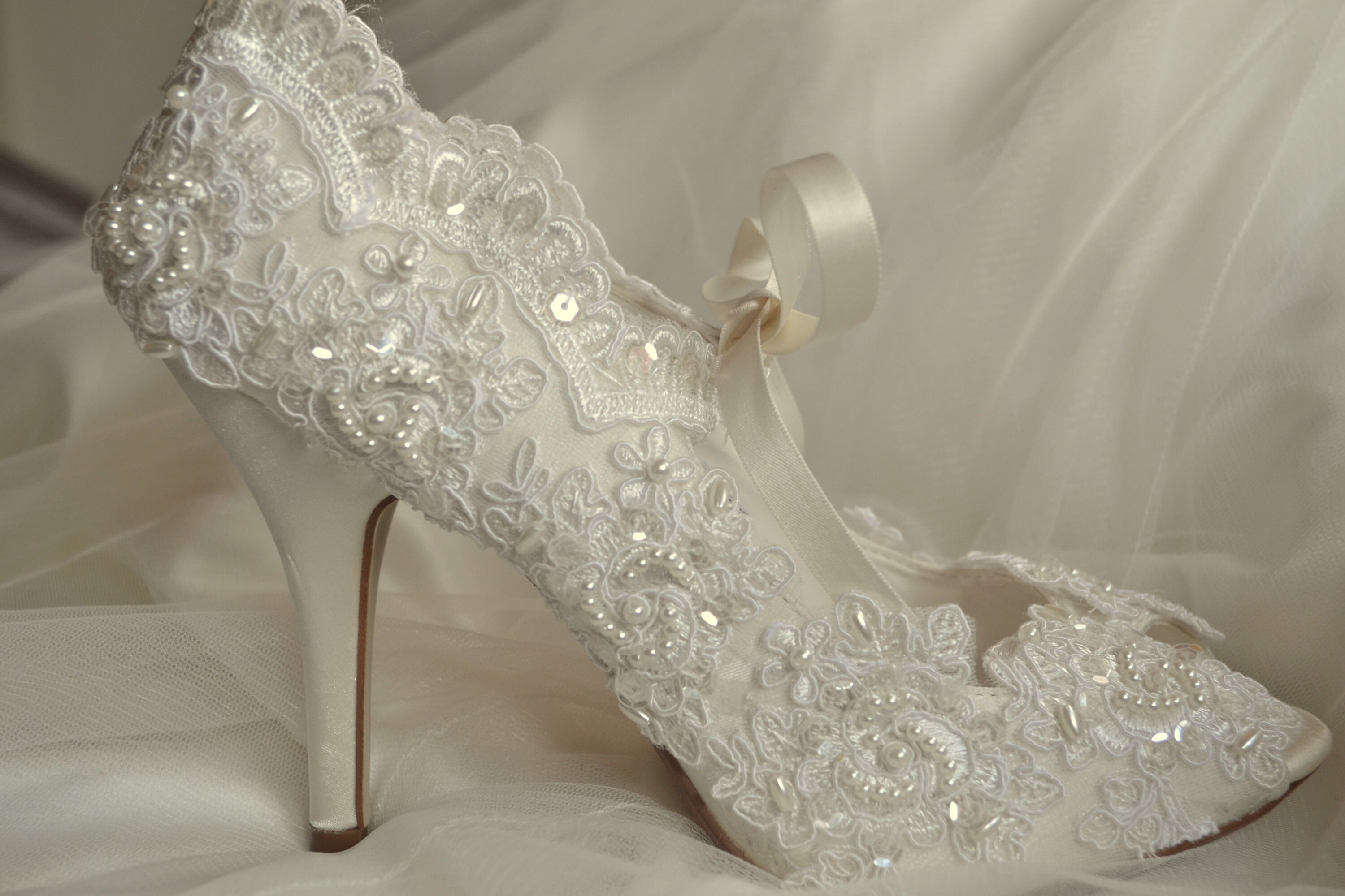 Plain ivory wedding shoes shop