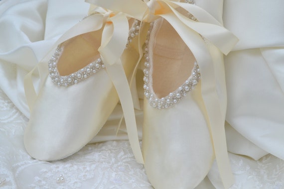 Anjabarlowbridal Maya Handmade In The Uk Ivory Or White Flat Etsy