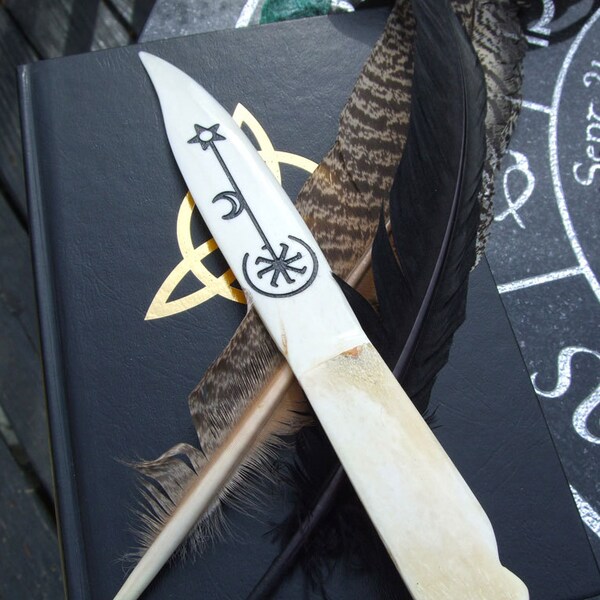 Strega blanco hueso espíritu hoja acabada en lustre negro - doble cara Athame grabado