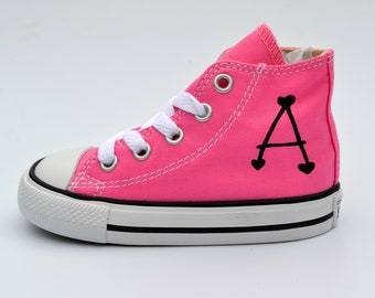 Kinderschuhe, Baby Shower Geschenk, personalisierte Converse, monogrammierte Sneaker, Babyschuhe, Neues BabyGeschenk, Buchstabe Converse, Baby Chucks, Initialen