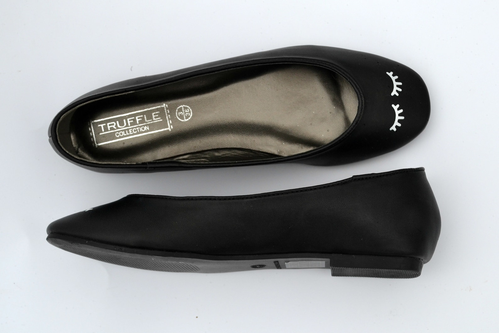 ballet flats, kawaii shoes, women's pumps, black shoes, flat shoes, eyelash fashion, back to school, black and white, cute,