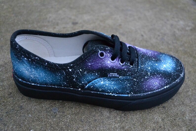 UK 2 noi bambini 2,5 Galaxy Vans, pronti per la spedizione si prega di leggere descrizione per i dettagli. Possono essere ex esposizione hanno UK 2 noi bambini 2,5 Galaxy Vans, pronti per la spedizione si prega di leggere descrizione per i dettagli. Possono essere ex esposizione hanno