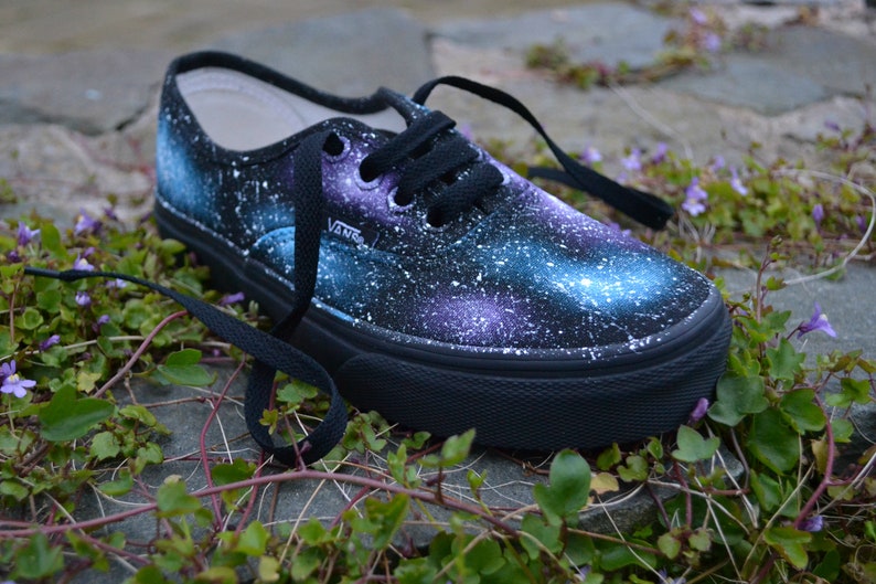 UK 2 noi bambini 2,5 Galaxy Vans, pronti per la spedizione si prega di leggere descrizione per i dettagli. Possono essere ex esposizione hanno UK 2 noi bambini 2,5 Galaxy Vans, pronti per la spedizione si prega di leggere descrizione per i dettagli. Possono essere ex esposizione hanno