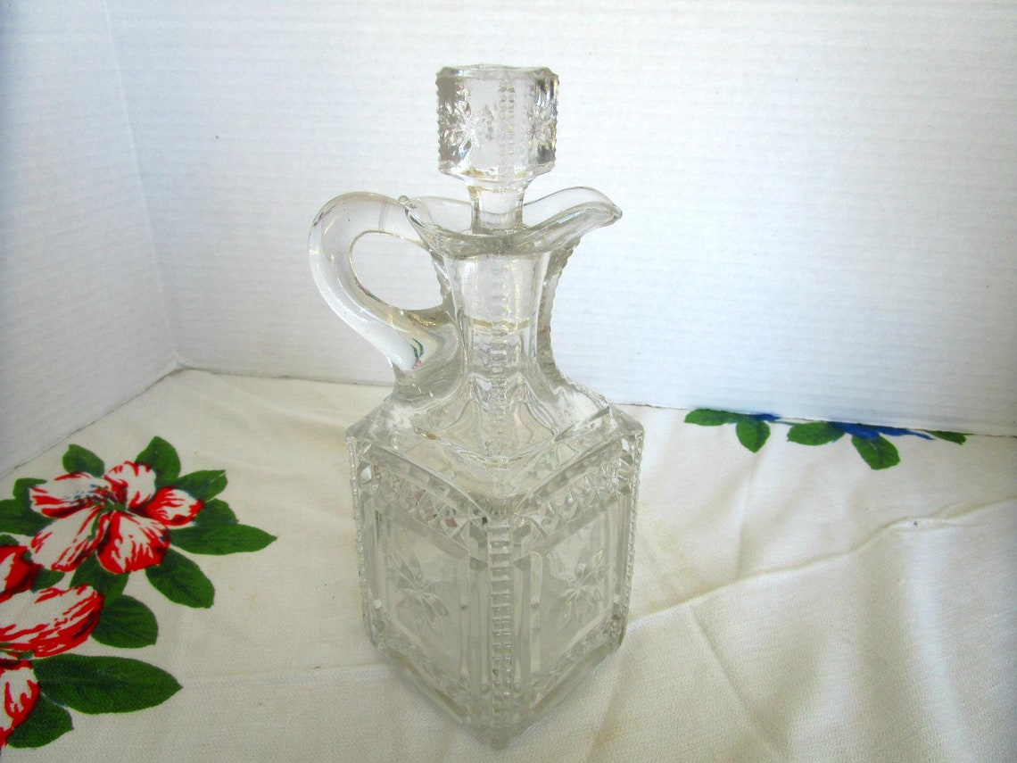 Vintage Pressed Glass Cruet Decanter Daisy Starburst Pattern á Etsy