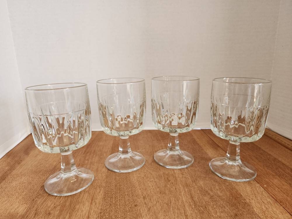 Helen Champagne Glasses, 24K Gold, Set of 6 - Glazze Crystal Glassware