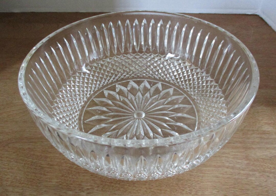 Large Clear Glass Serving Bowl 83/4 Wide X 33/4 Etsy