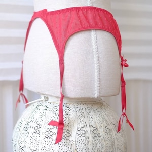 Vintage 80&#39;s Lace Garter Belt Size L Designer Red Delicate Mesh Sexy Decorated Little Bow Embossed Dots Four Straps Elastic Suspender Belt