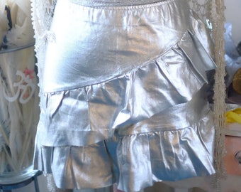 Vintage Y2K Silver Ruffle Skirt Mini Rave Pleated Shiny Party Disco Size S Woman Bottom Bodycon Pencil Rubber High Waist Skirt Vegan Leather