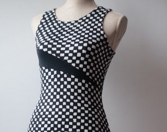 Vintage 90s Versus Versace Midi Dress Black White Checkered Print Size Small Sleeveless Strechy Pencil Bodycon Shift Elegant PartyDress