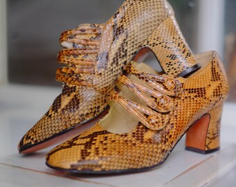 Haute couture schuhe | Etsy Halston Lizard effect Leather Pumps Gold Damen Schuhe
