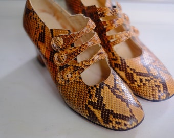 Vintage 40s Authentic MARITIMO Pumps Couture Size US6.5 Small Snakeskin Leather Block Heels Mary Jane Straps Gold Brown Black Shoes