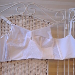Vintage Rare Berlei 60's Long Line Bullet Bra White Panelled Crop Corset Soft Spiral Stitched Cups Bralette Lace Bombshell Pin Up Bustier image 10