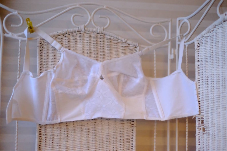 Vintage Rare Berlei 60's Long Line Bullet Bra White Panelled Crop Corset Soft Spiral Stitched Cups Bralette Lace Bombshell Pin Up Bustier image 10