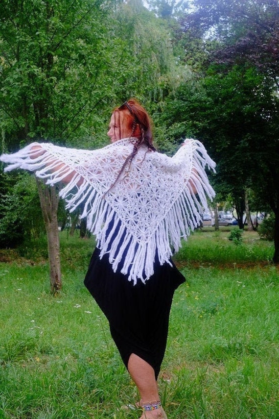Vintage Large Crochet White Shawl Lace Fringed Tr… - image 2