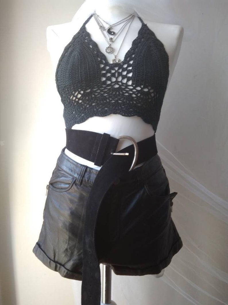 Vintage 90s Faux Leather Shorts High Waist Size S M Black Short Pants Rocker Disco Party Goth Grunge Festival Summer Bohemian Hippie