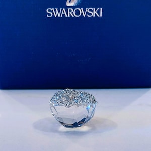 Swarovski Crystal Heart Figurine: Elegant Home Decor, Gift Wrapped