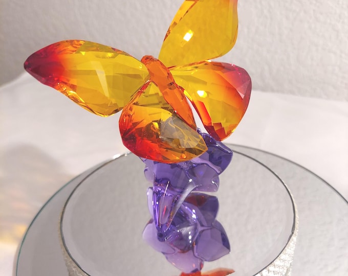 Swarovski Crystal Butterfly on Frosted Leaf Figurine (182920). Perfect gift for collectors, does not have COA or original box.