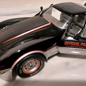Franklin Mint 1978 Corvette Indy 500 Pace Car – Limited Edition 1:24 Diecast Model | Black & Silver | Official Indy Race Car Replica