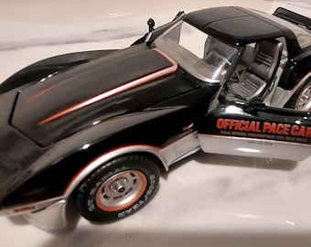 Franklin Mint 1978 Corvette Indy 500 Pace Car – Limited Edition 1:24 Diecast Model | Black & Silver | Official Indy Race Car Replica