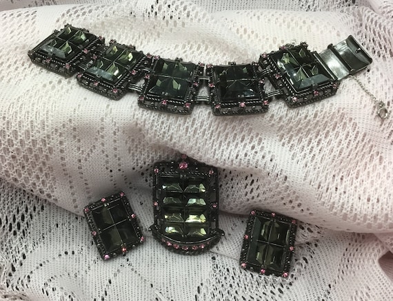 Stunning Sarah Coventry Gem