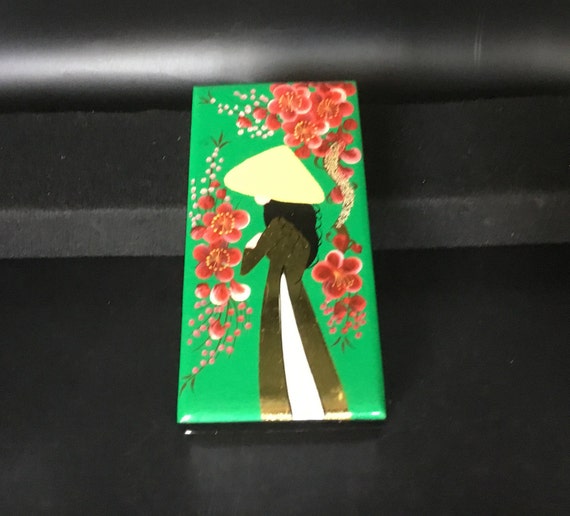 Beautiful Lacquerware Box with Geisha - image 1