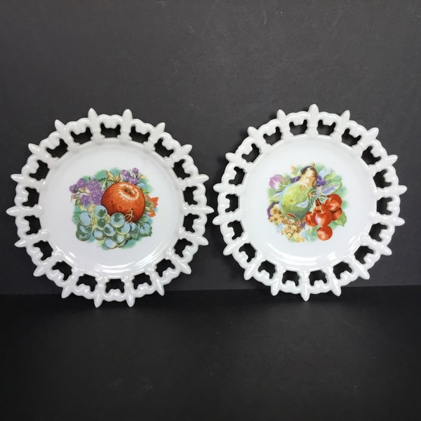 Pretty Pair of Napco Fruit Plates IM2119