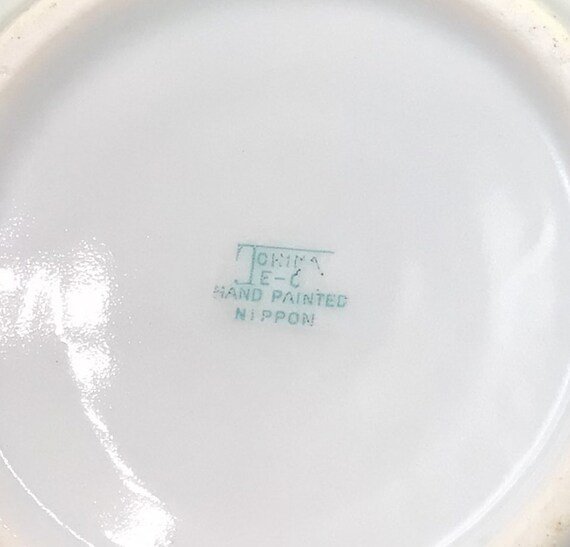 Nippon Dresser Set - Powder Jar and Hair Receiver View 2