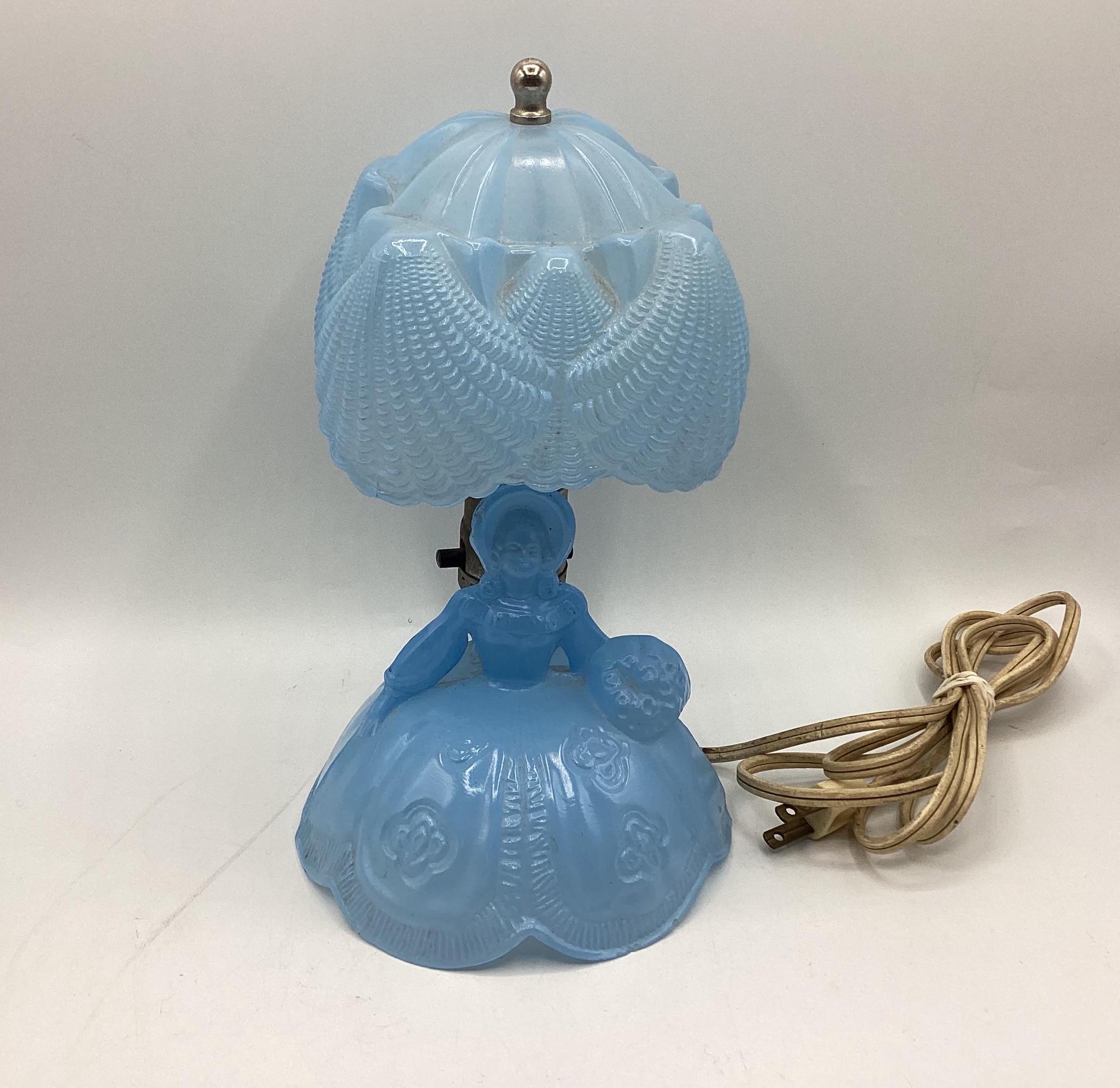 Vintage Glass Boudier Lamp Satin Glass (YVO) (410) Vintage Glass Boudier Lamp Satin Glass (YVO) (410)