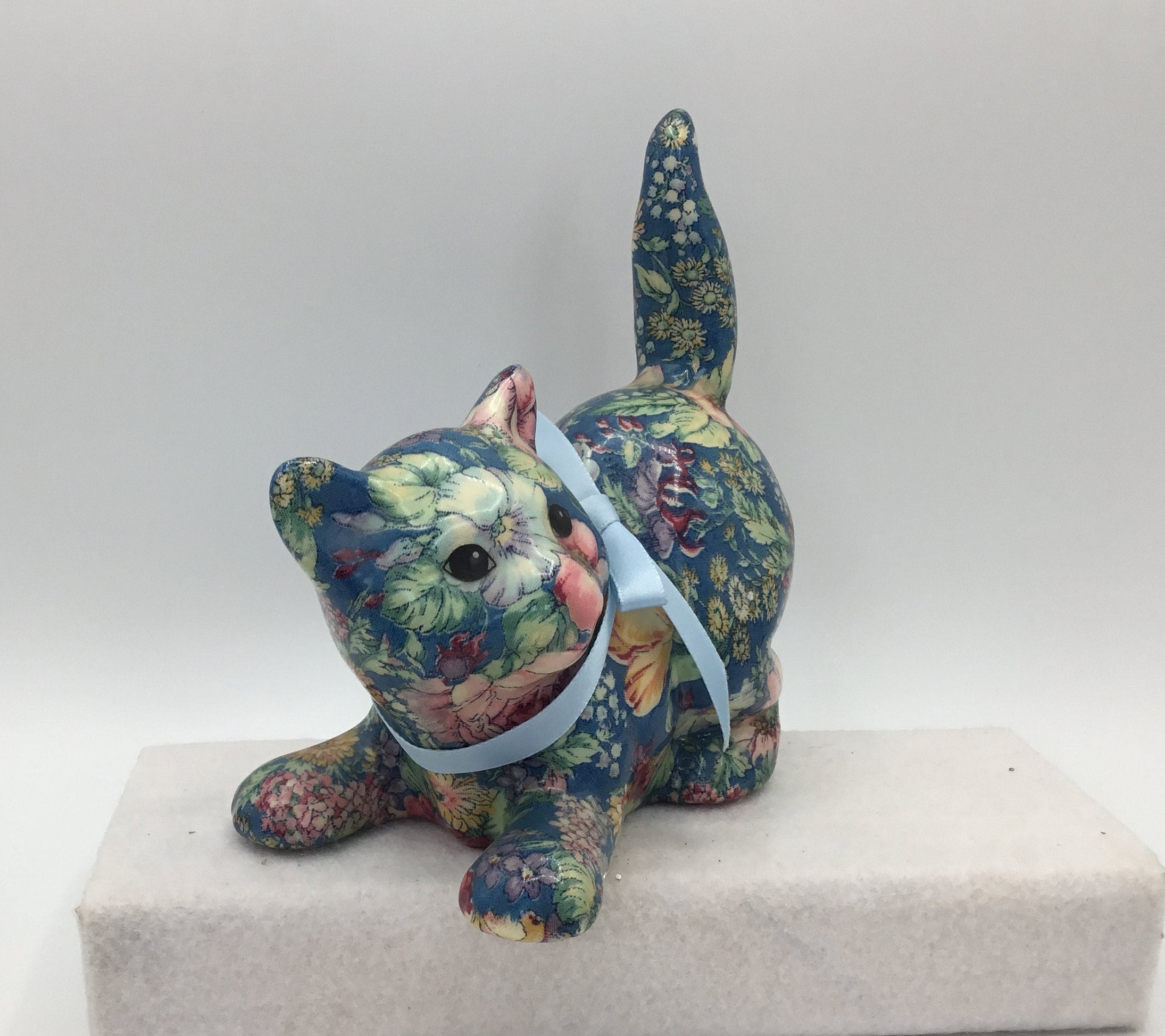 Art & Collectibles Figurines & Knick Knacks Flowered Paper Mache Cat