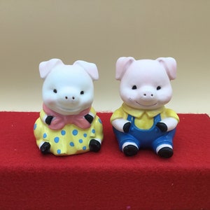 Dressed Up Pigs Shakers - Made in Japan