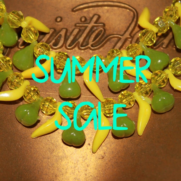 SUMMER SALE - Fun Colourful 1970s fruit necklace.