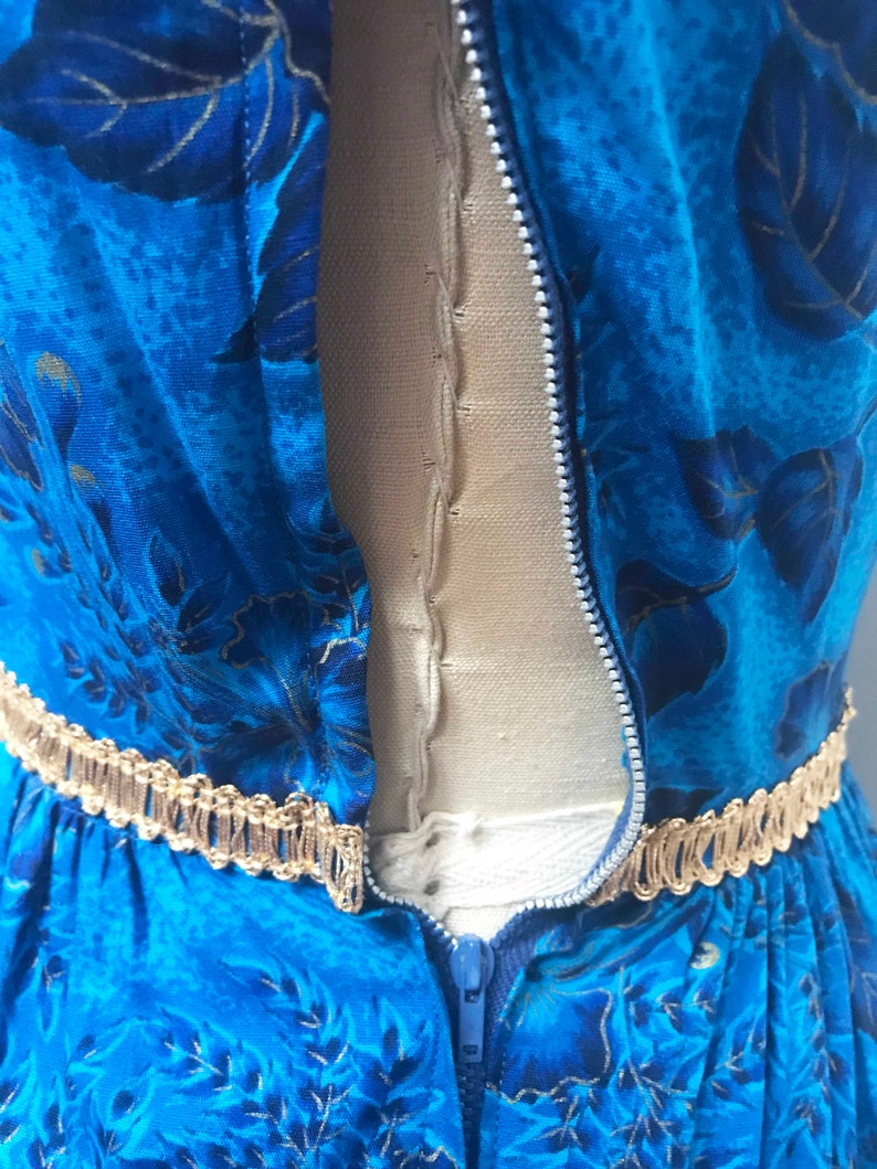 Vintage 1950s Blue Hawaiian Dress Gold Trim Full Skirt Short Sleeve Waist-24 image 6