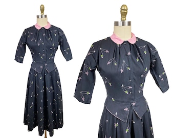 Vintage 1950s Novelty Print Peplum Dress - Black Pink Dog Print Short Sleeve High Pink Collar Waist: 24"