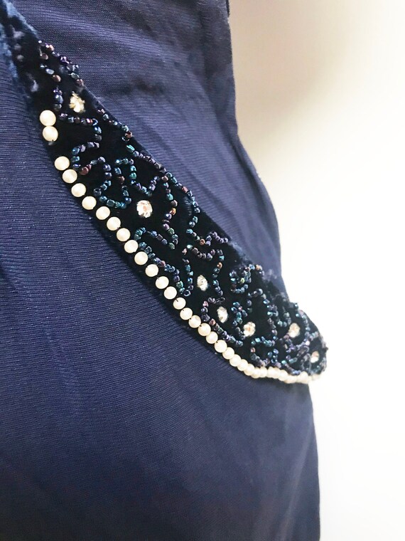 Vintage 1940s's Navy Blue Dress- Beaded Pearl Poc… - image 4