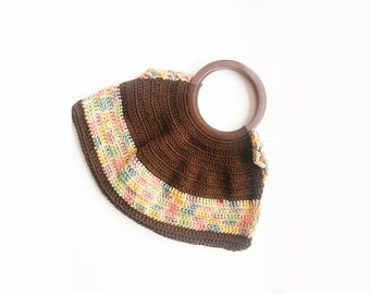 Vintage 1940s Crochet Knit Purse - Bakelite Brown Handel Rainbow Knit Small