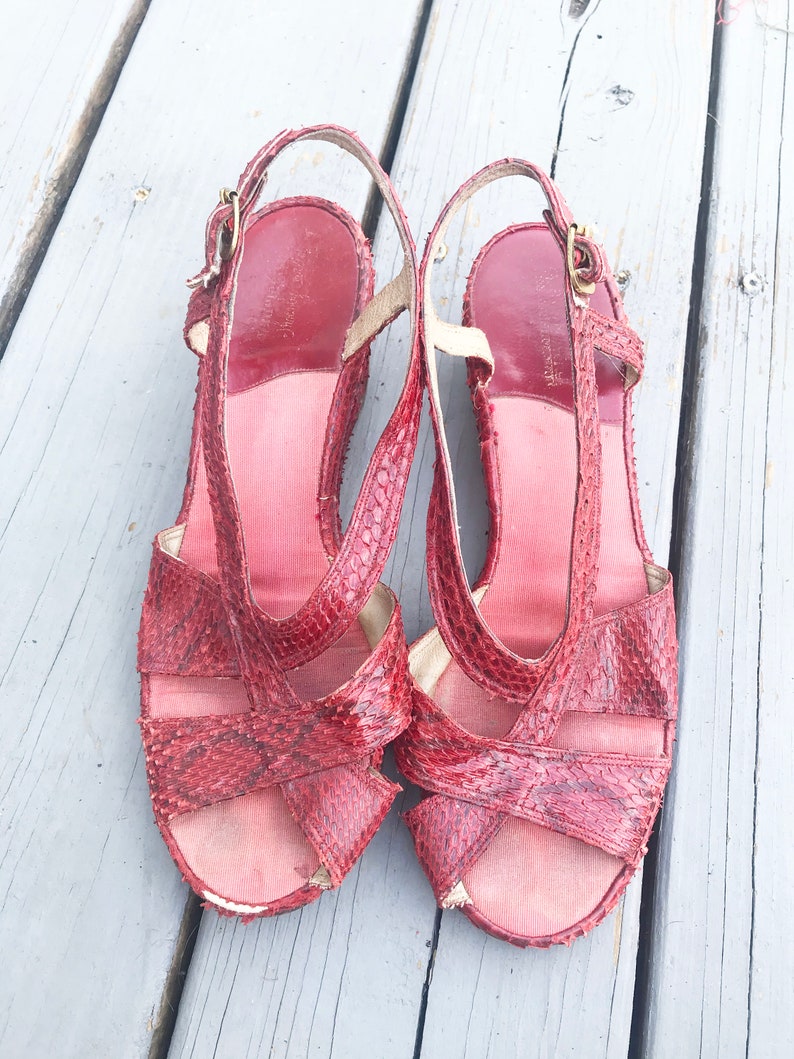 Vintage 1940s Wedge Sandals Red Snake Skin Size 7.5 8 image 3