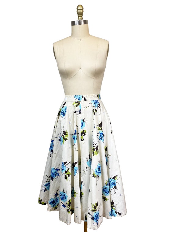 Vintage 1950s White Blue Rose Circle Skirt - High… - image 2