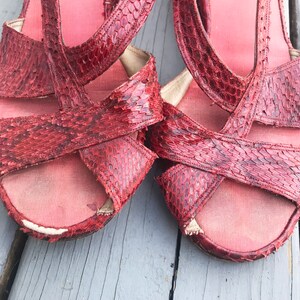 Vintage 1940s Wedge Sandals Red Snake Skin Size 7.5 8 image 4
