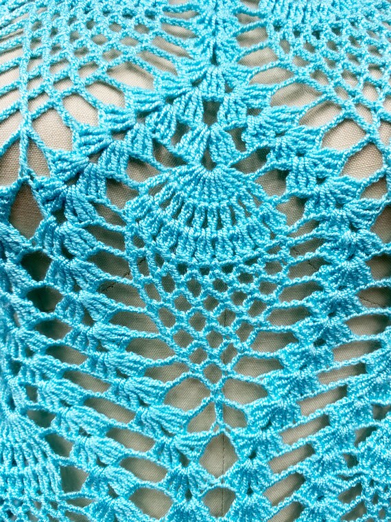 Vintage 1970s Blue Crochet Knit Top; Peacock Eyes… - image 5