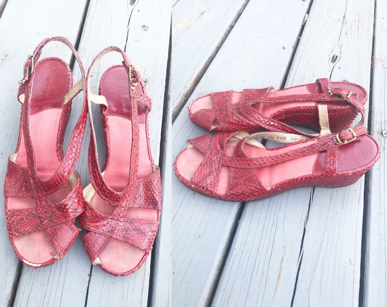 Vintage 1940s Wedge Sandals Red Snake Skin Size 7.5 8 image 1