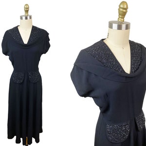 Vintage 1940s Schwarzes Paillettenkleid - Kurzarm Cocktailkleid Crepe Taille: 72cm