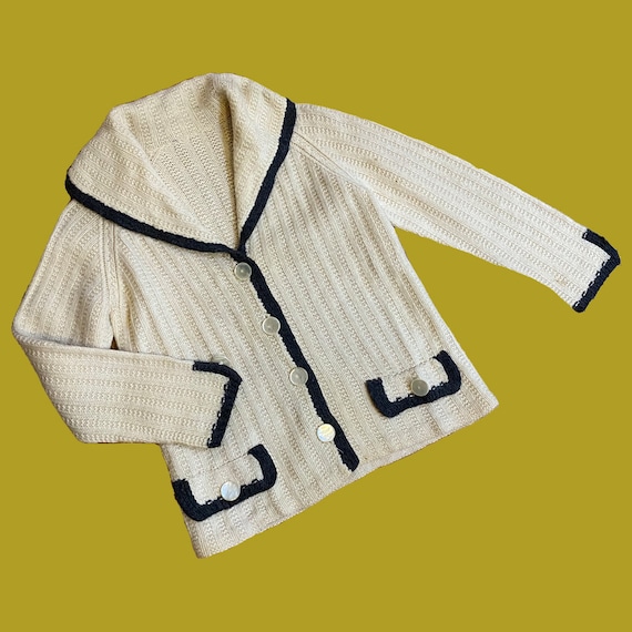 Vintage 1960s White Knit Cardigan - Grey Striped … - image 7
