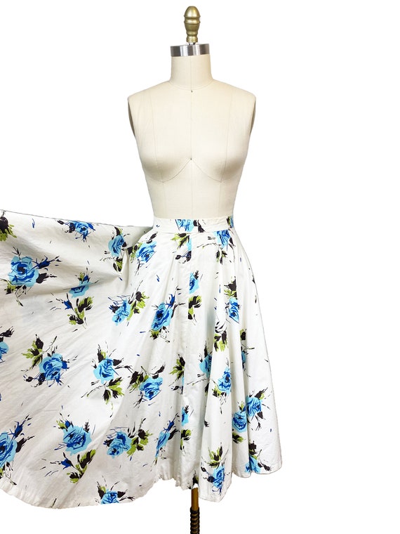 Vintage 1950s White Blue Rose Circle Skirt - High… - image 3